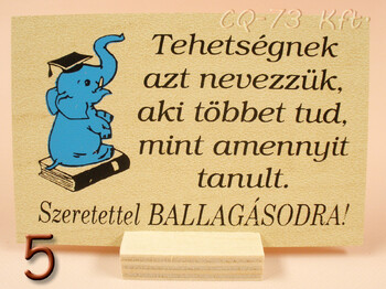 Fatábla kis talpas 10x7cm